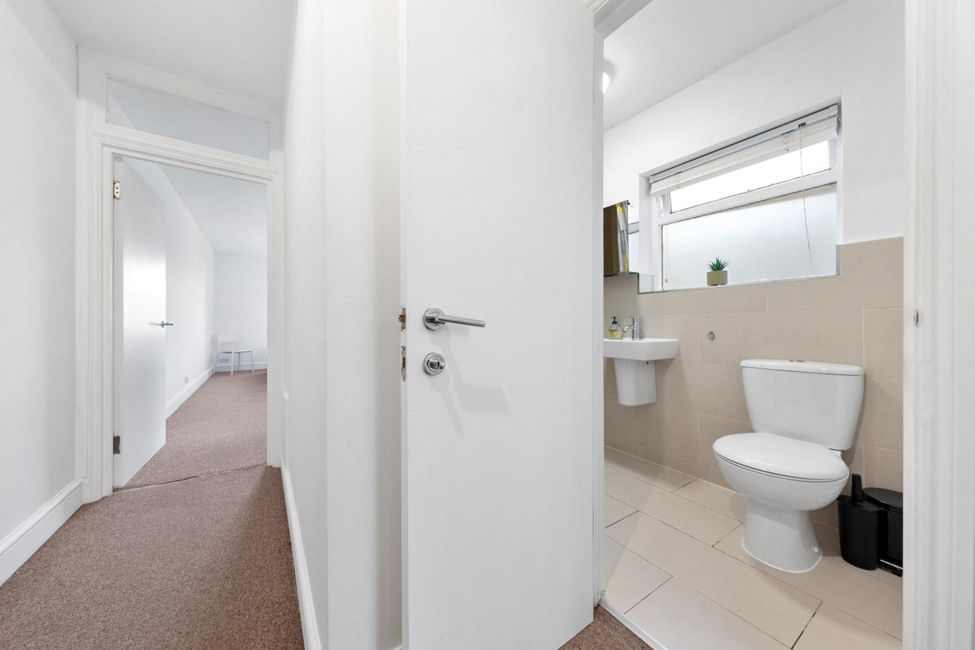 Luxury 4 Bedroom Flat With Stunning Shard View From Terrace In Central London! Next To Station, Sleeps 9 Exterior photo